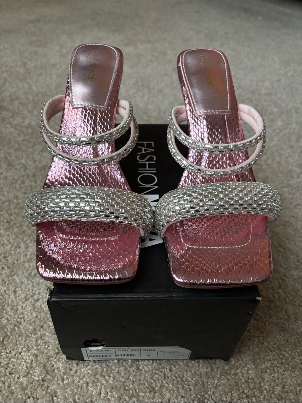 💕💕NIB Crystalized Pink Metallic Heels Size 9